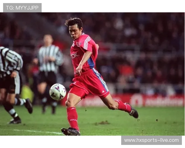 选择你最喜爱的足球球星并了解他们的独特魅力与成就